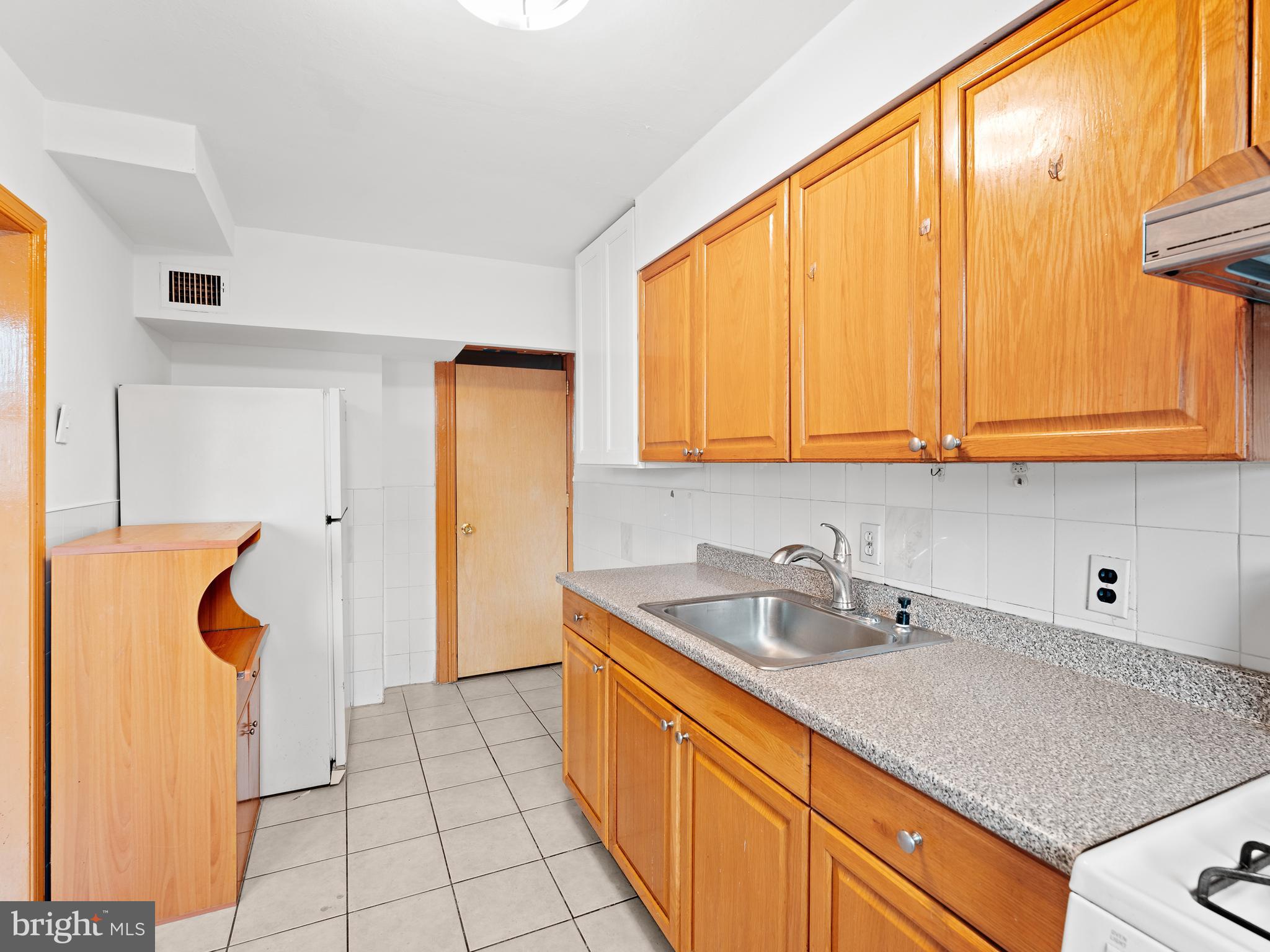 6638 Rutland Street Philadelphia, PA 19149 - Photo 9 of 27 Kitchen