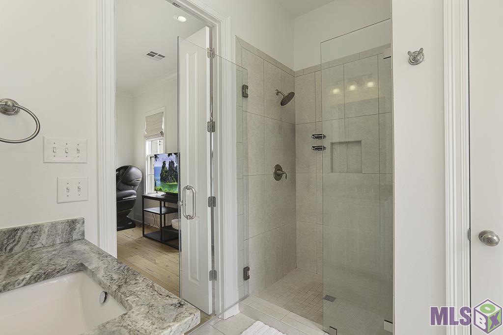 2052 Verte Drive Baton Rouge, LA 70808 - Photo 14 of 24 Primary Bathroom