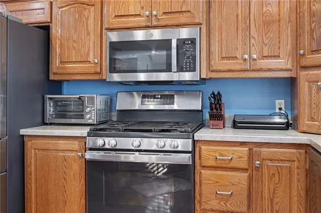 $355,000 | 545 East Monroe Avenue, Garnett, KS 66032