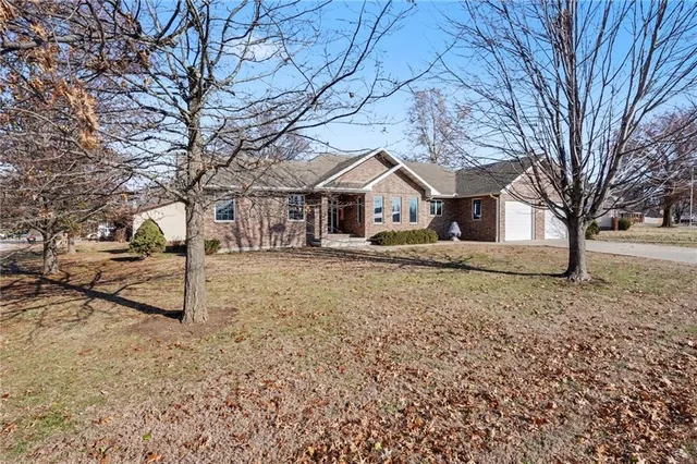 $355,000 | 545 East Monroe Avenue, Garnett, KS 66032