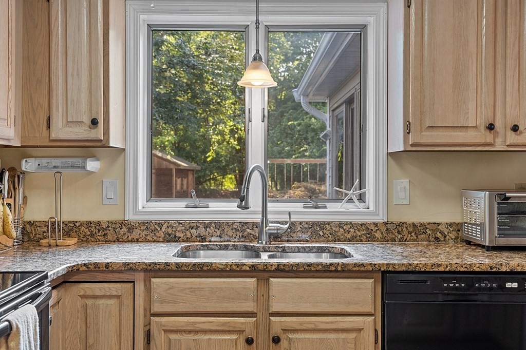 11 Andrews Farm Road Boxford, MA 01921 - Photo 4 of 40