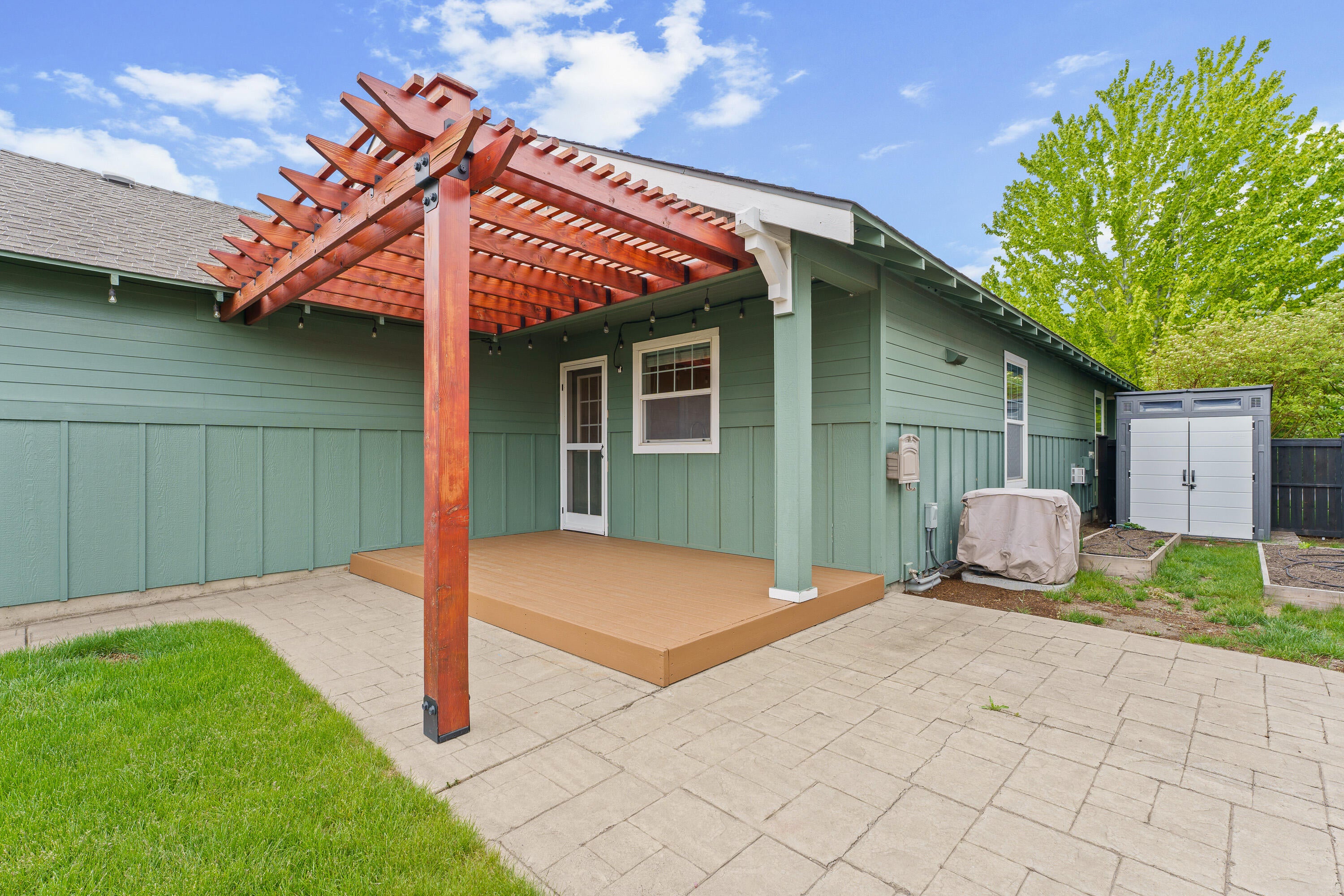 62669 Hawkview Road Bend, OR 97701 - Photo 9 of 33 DSC08307