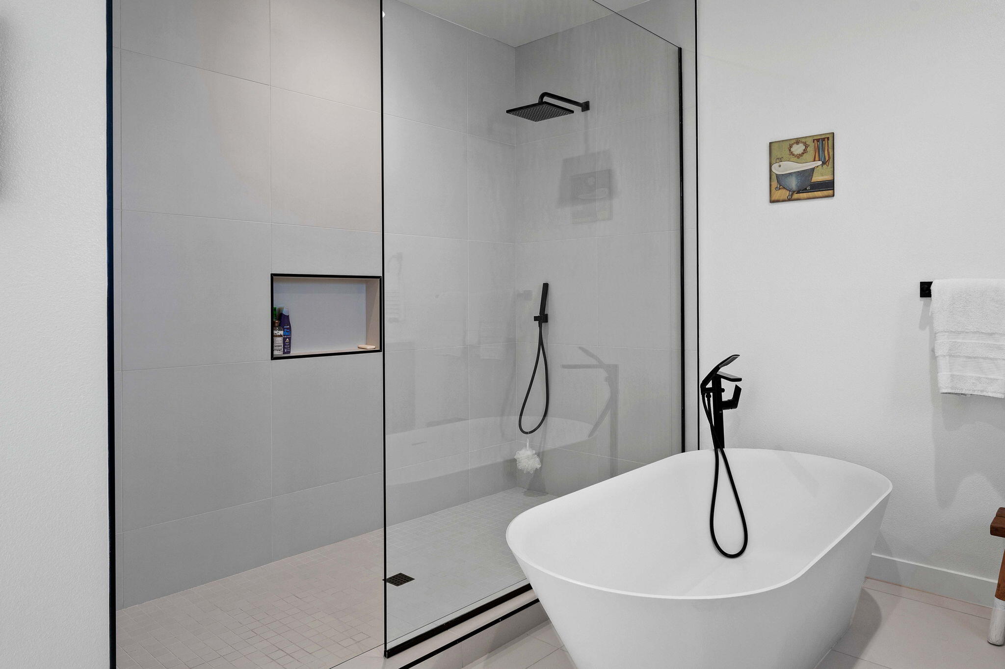 57627 Santo Thomas La Quinta, CA 92253 - Photo 28 of 37 a bathroom with a sink