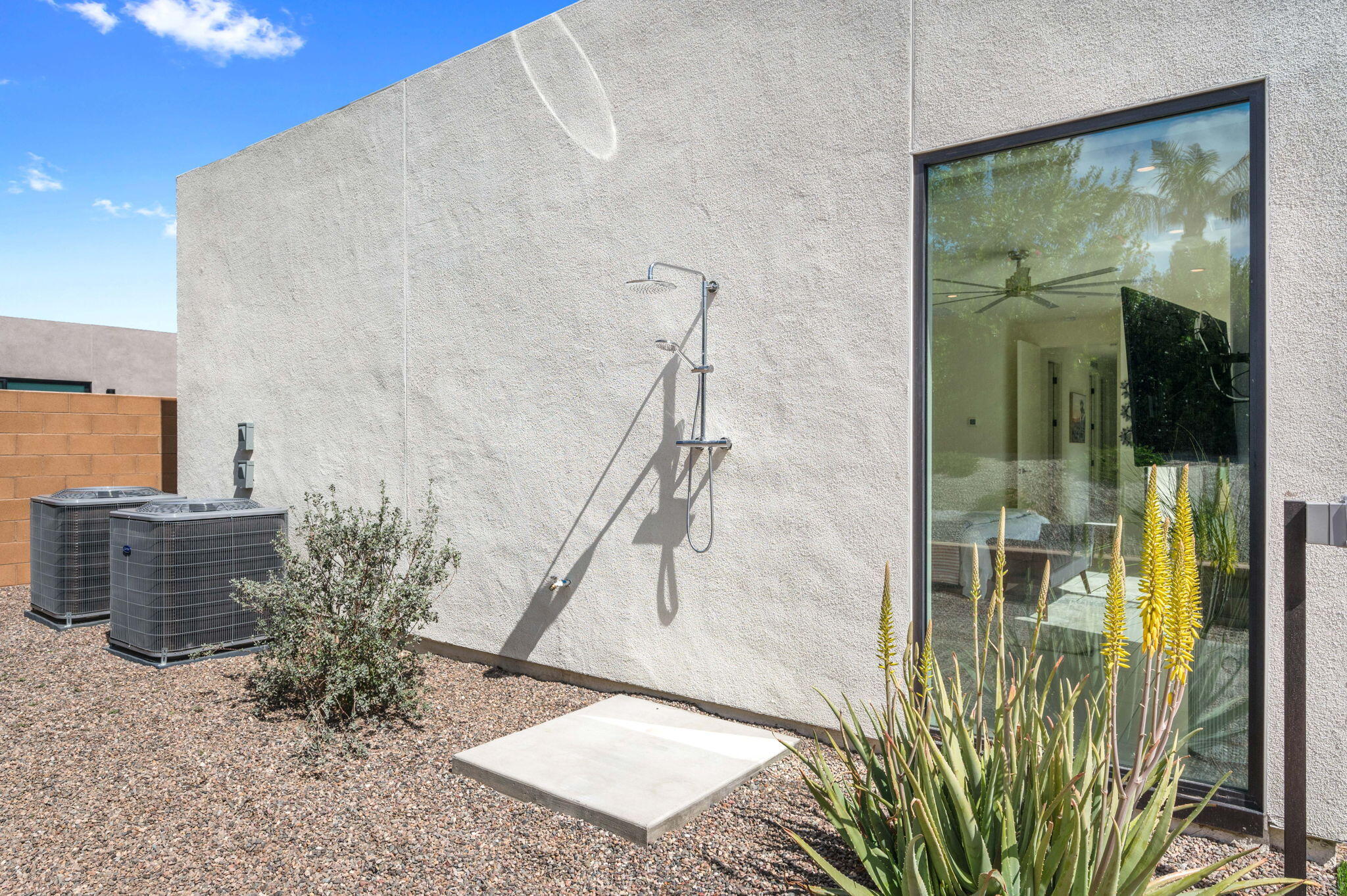 57627 Santo Thomas La Quinta, CA 92253 - Photo 36 of 37 a view of entryway
