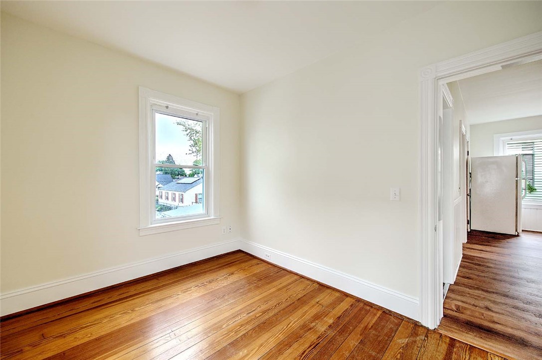 137 Hunts Avenue Pawtucket, RI 02861 - Photo 12 of 14