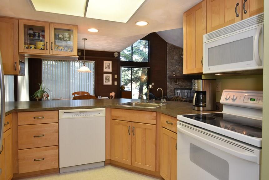 2739 Powder Ridge Road Hidden Valley, PA 15502 - Photo 9 of 18 Gallery Image 9