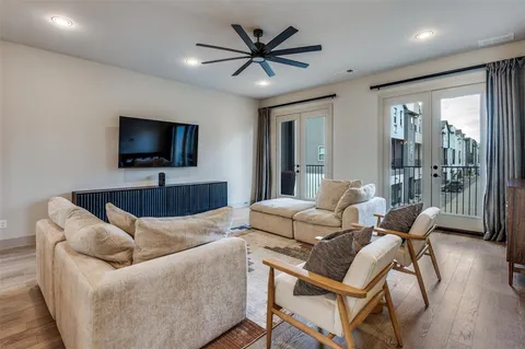 $650,000 | 1434 Elevado Drive, Dallas, TX 75212