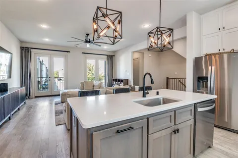 $650,000 | 1434 Elevado Drive, Dallas, TX 75212