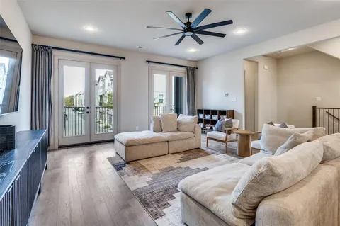 $650,000 | 1434 Elevado Drive, Dallas, TX 75212