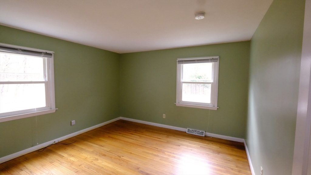 955 Burts Pit Road Northampton, MA 01062 - Photo 17 of 18