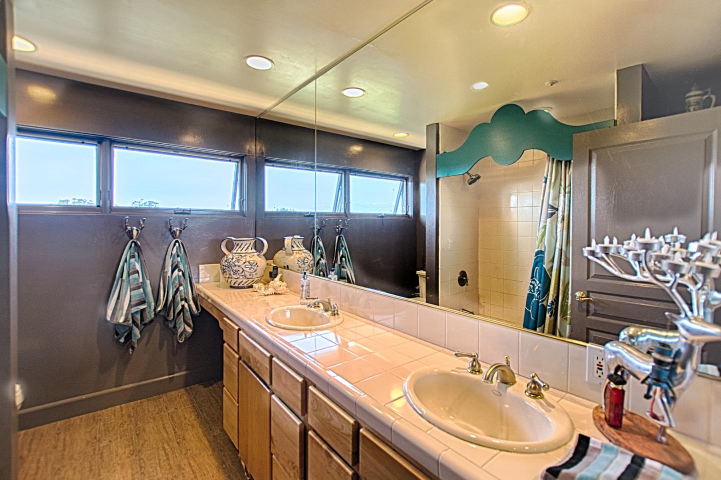 390 Hidden Valley Road Watsonville, CA 95076 - Photo 11 of 43 Gallery Image 11