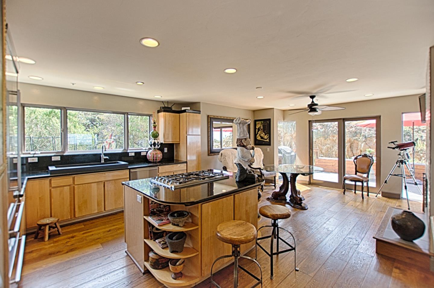 390 Hidden Valley Road Watsonville, CA 95076 - Photo 5 of 43 Gallery Image 5
