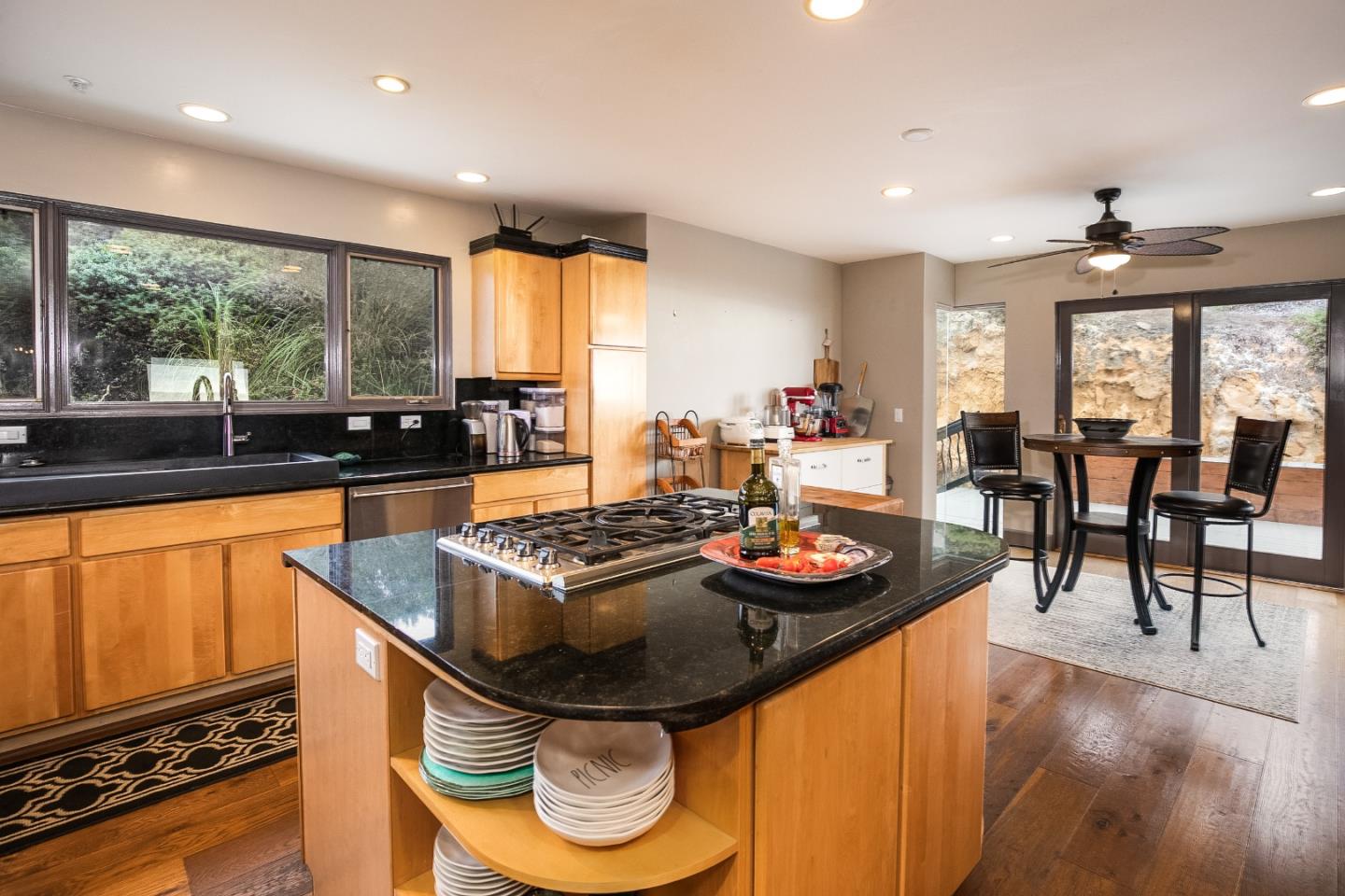 390 Hidden Valley Road Watsonville, CA 95076 - Photo 6 of 43 Gallery Image 6