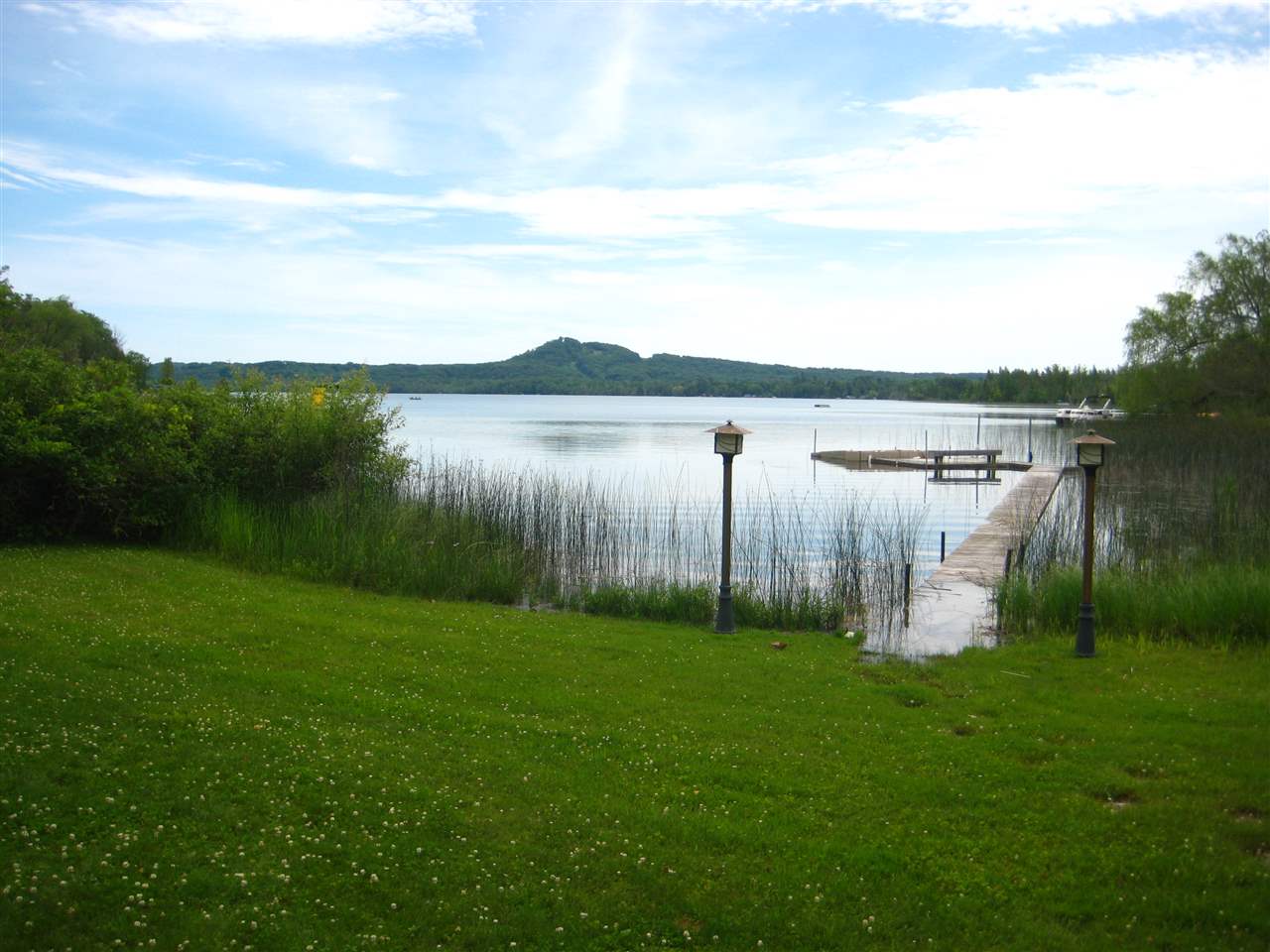 541 West Traverse Lake Road Maple City, MI 49664 - Photo 5 of 46 1879262-4.JPG