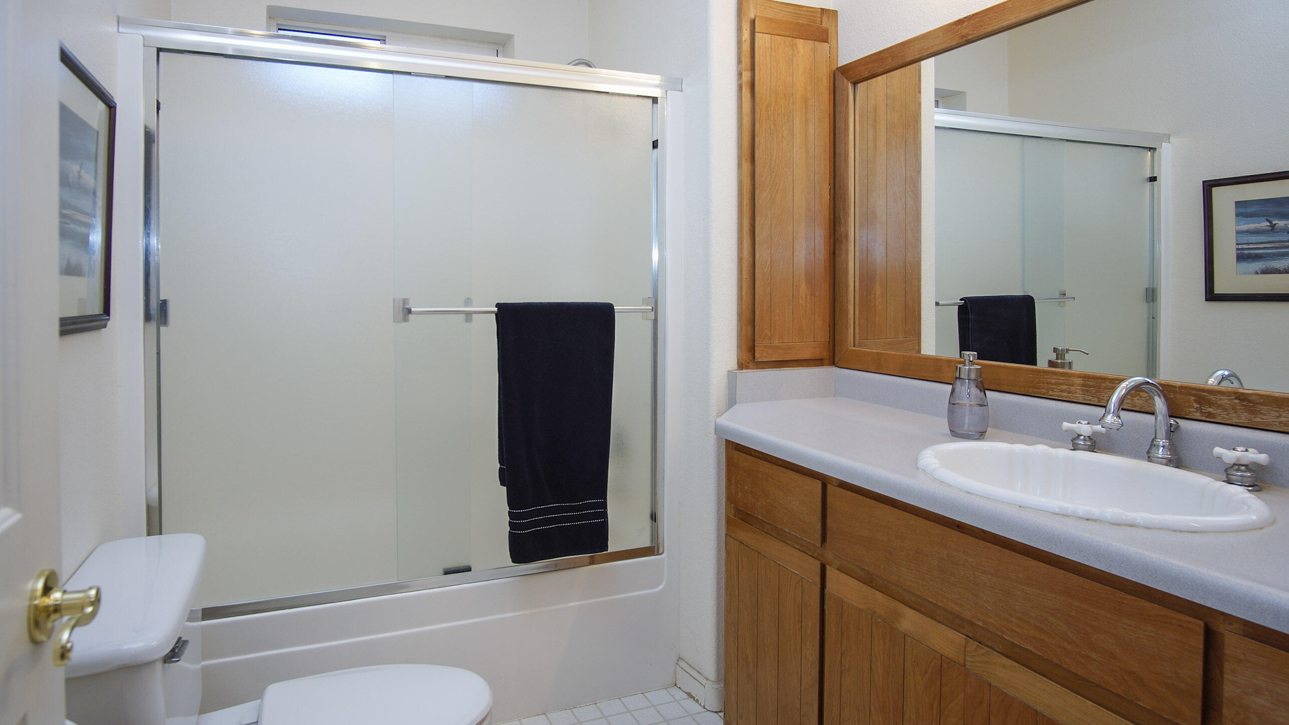 7911 Long Hay Flat Road Shingletown, CA 96088 - Photo 33 of 50 Guest Bathroom