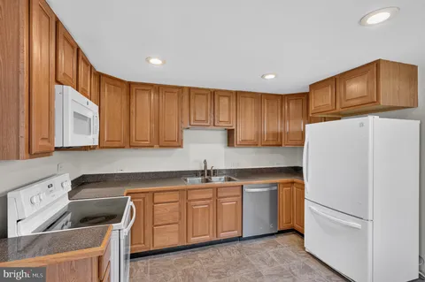 $1,267,000 | 750 North George Mason Drive, Arlington, VA 22203