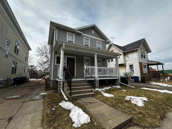 $285,000 | 549 Jefferson Street, Oshkosh, WI 54901