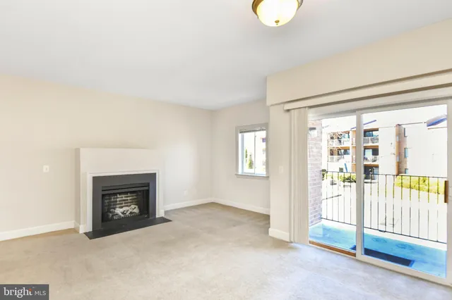 $1,450 | 10604 Provincial Drive, Unit 201, Manassas, VA 20109