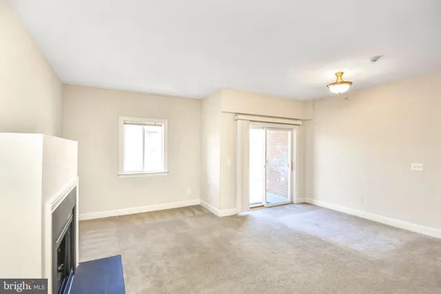 $1,450 | 10604 Provincial Drive, Unit 201, Manassas, VA 20109