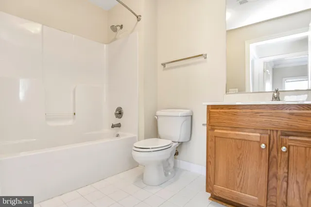 $1,450 | 10604 Provincial Drive, Unit 201, Manassas, VA 20109