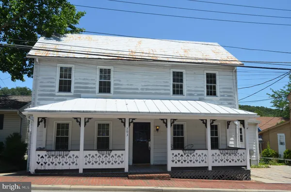 $1,300 | 303 Commerce Street, Unit C, Occoquan, VA 22125