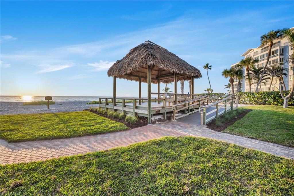 2050 Crayton Road Naples, FL 34102 - Photo 24 of 26