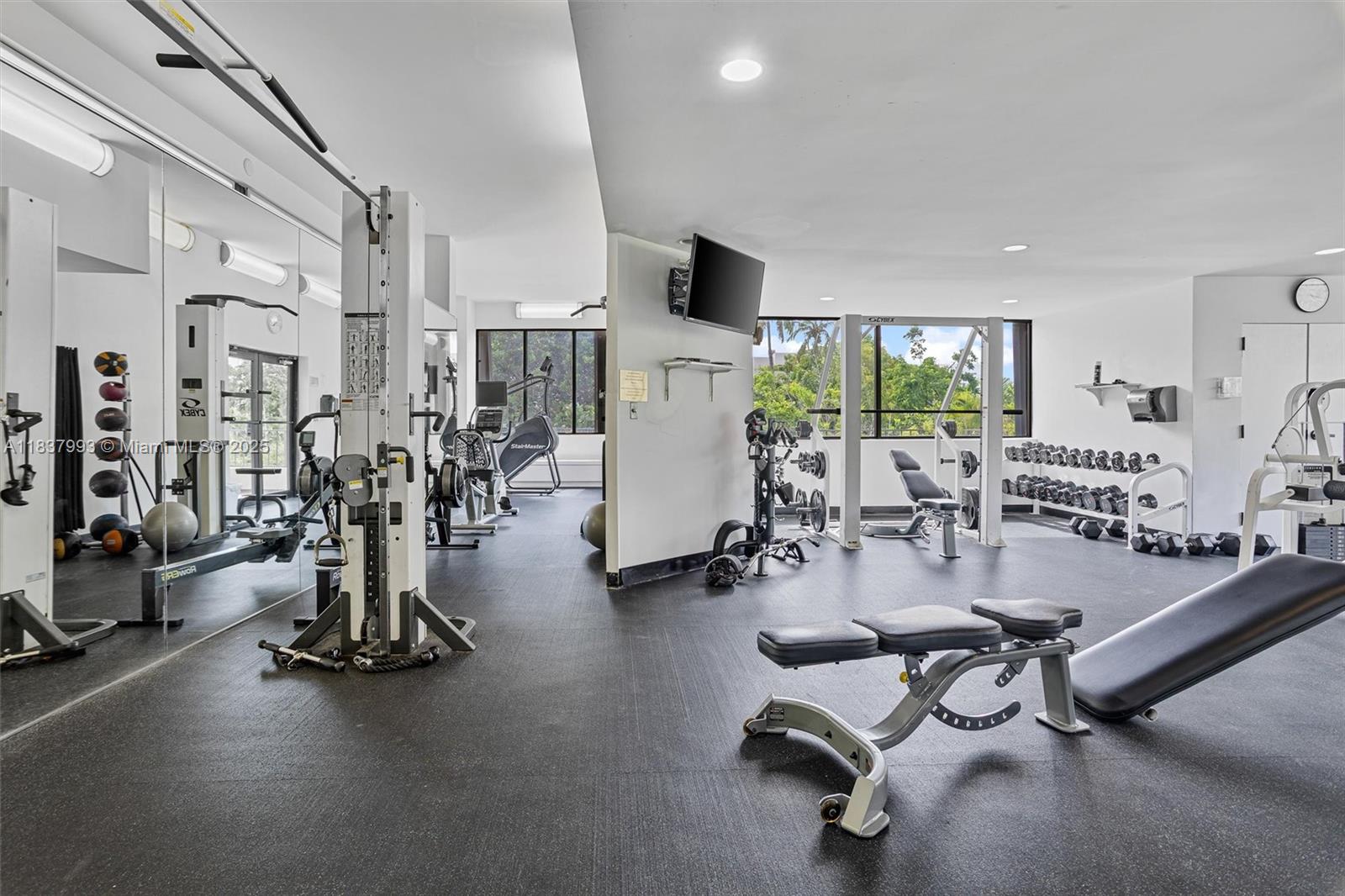 Key Biscayne Key Biscayne, FL 33149 - Photo 20 of 27