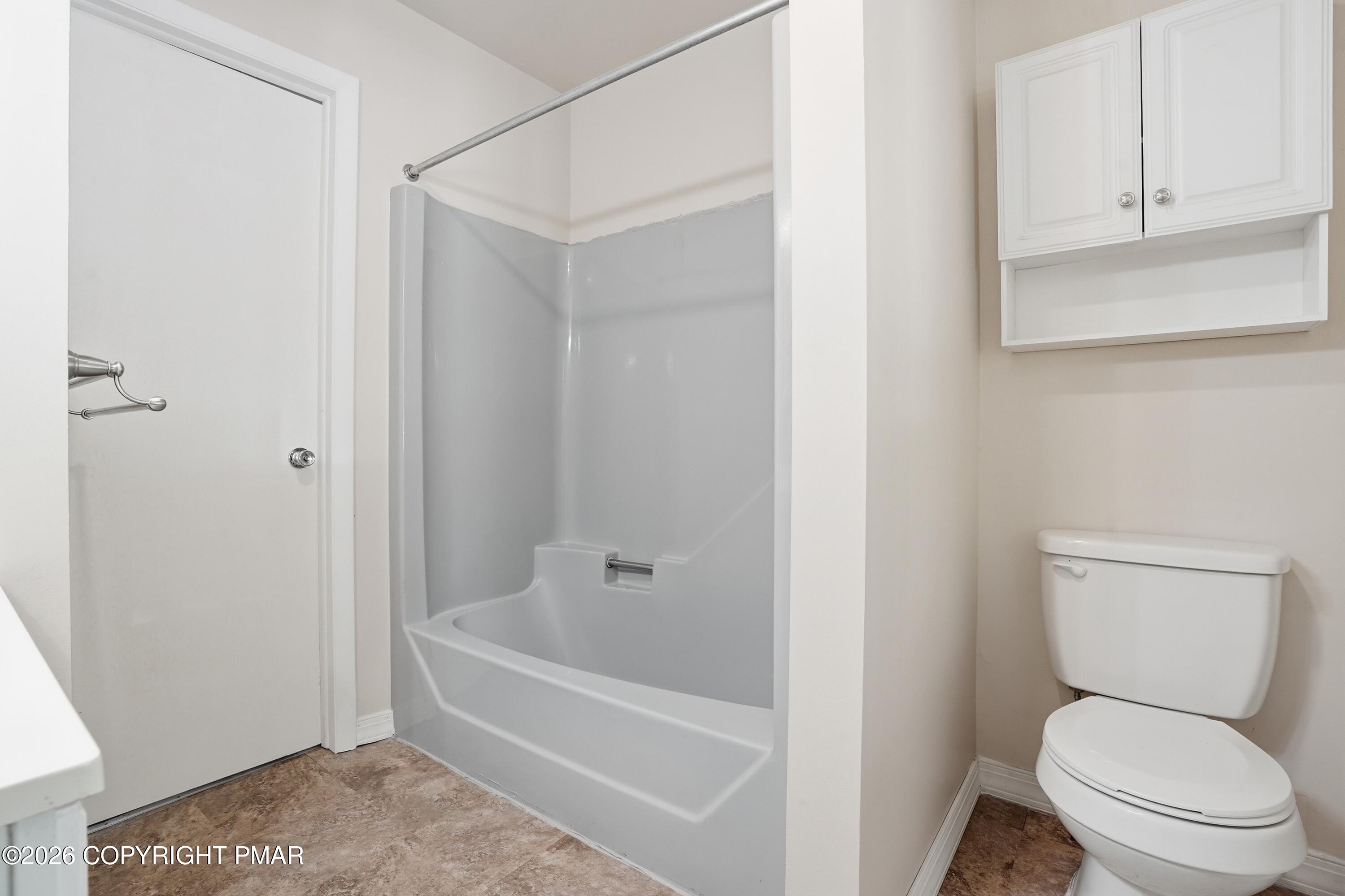 107 Morris Place Bushkill, PA 18324 - Photo 27 of 52 Bathroom