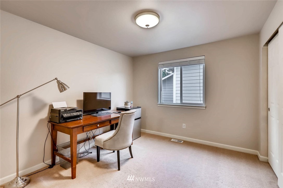 264 Shadow Place Southeast Renton, WA 98059 - Photo 17 of 22