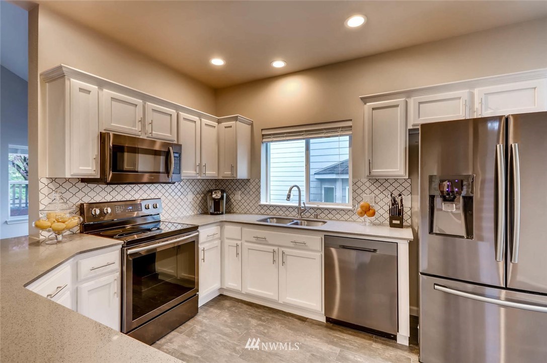 264 Shadow Place Southeast Renton, WA 98059 - Photo 7 of 22