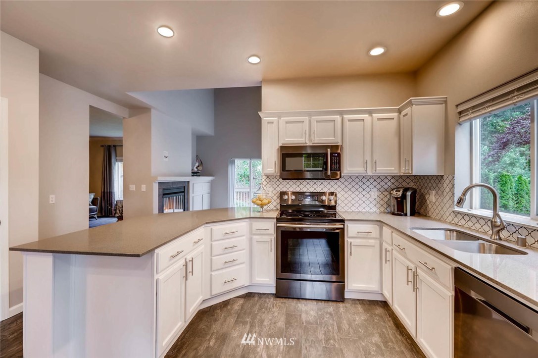 264 Shadow Place Southeast Renton, WA 98059 - Photo 8 of 22