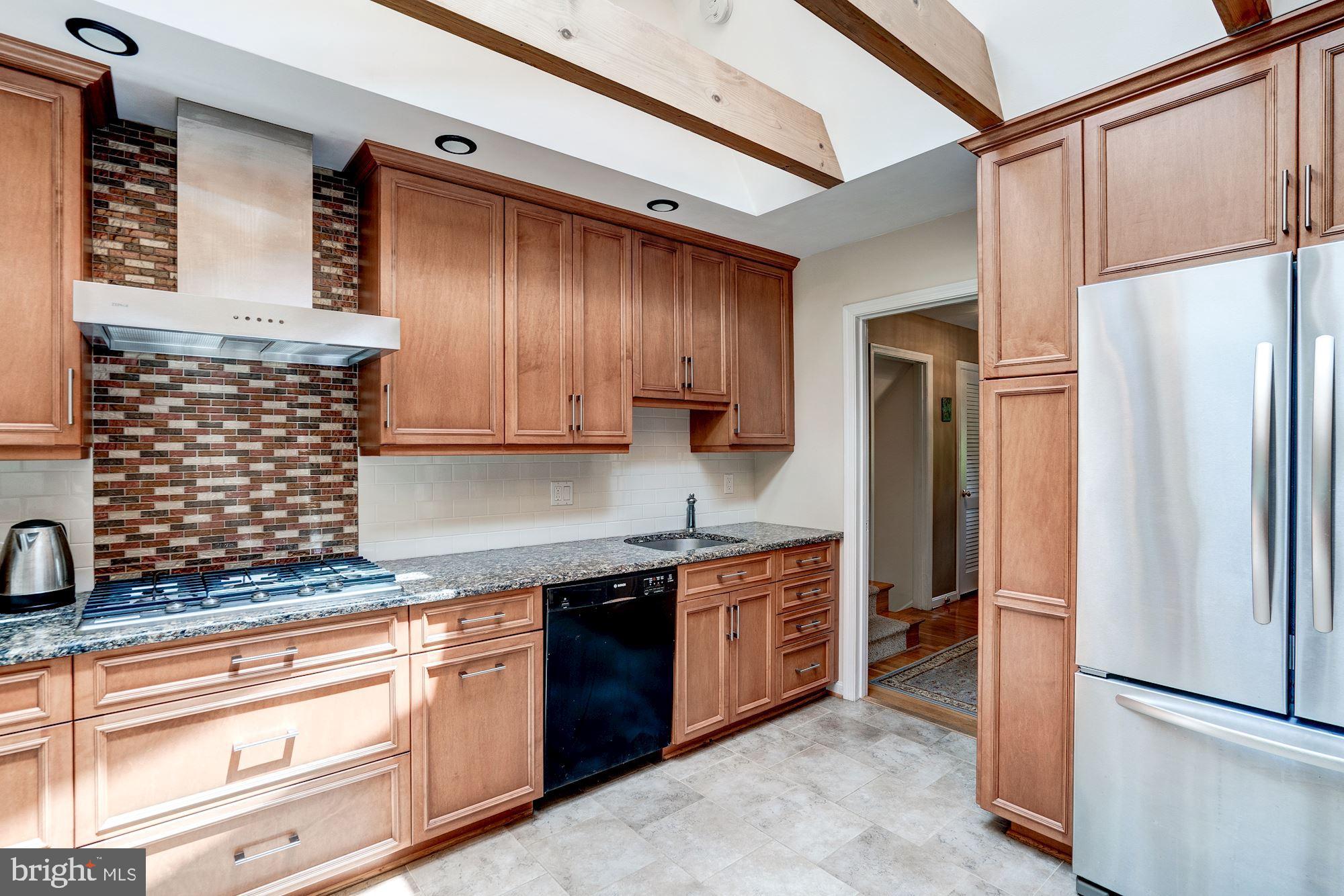 7604 Sebago Road Bethesda, MD 20817 - Photo 7 of 31 Stainless steel appliances