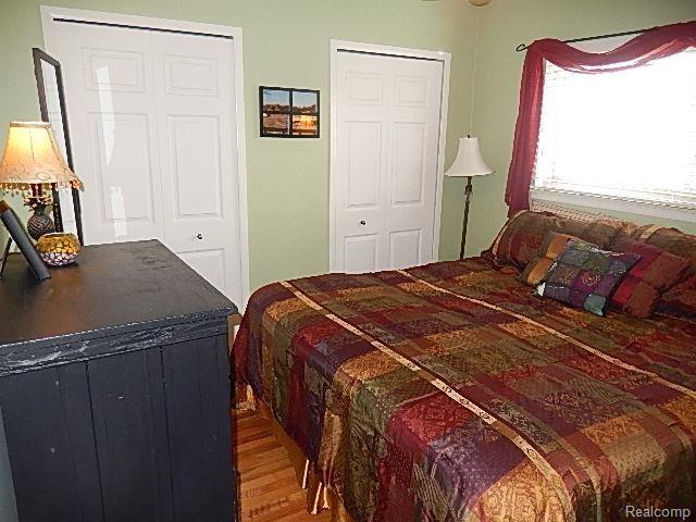 32833 Bunert Road Warren, MI 48088 - Photo 9 of 18 4 Master Bdrm (2).jpg