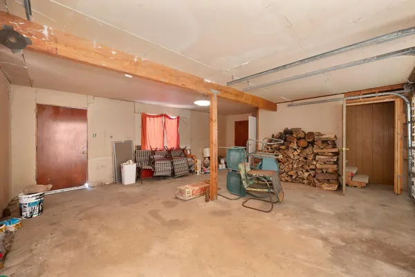 a view of a livingroom with closet
