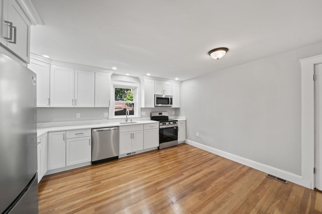 42 Plover Road Quincy, MA 02169 - Photo 5 of 29