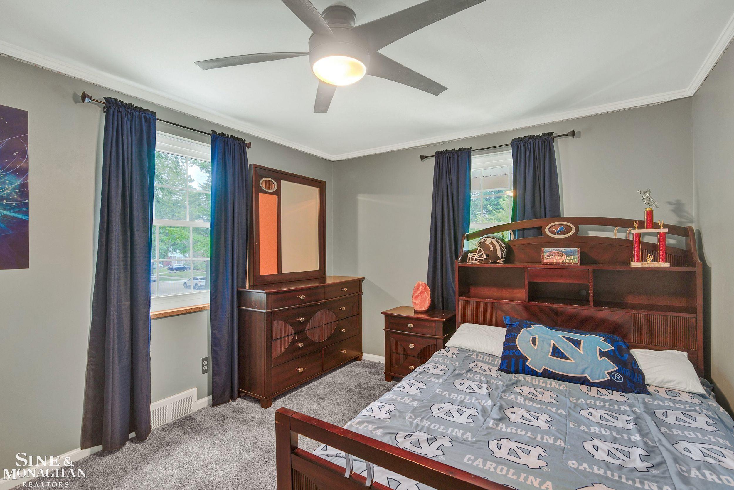 1886 Severn Road Grosse Pointe Woods, MI 48236 - Photo 23 of 38