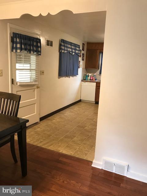 2473 Cambridge Road York, PA 17402 - Photo 12 of 62 Gallery Image 12