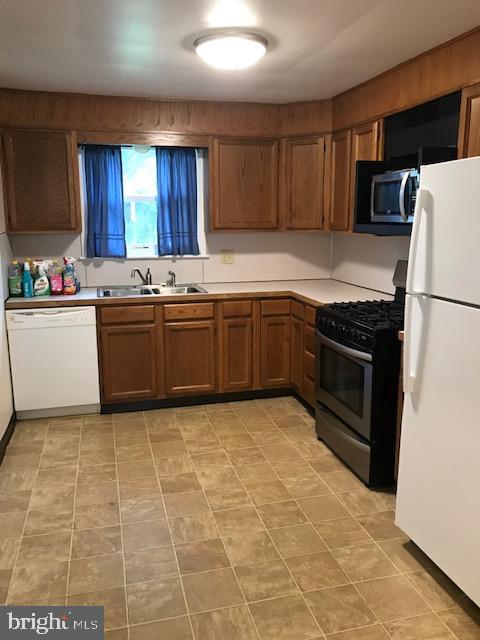 2473 Cambridge Road York, PA 17402 - Photo 17 of 62 Gallery Image 17