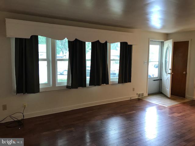 2473 Cambridge Road York, PA 17402 - Photo 9 of 62 Gallery Image 9
