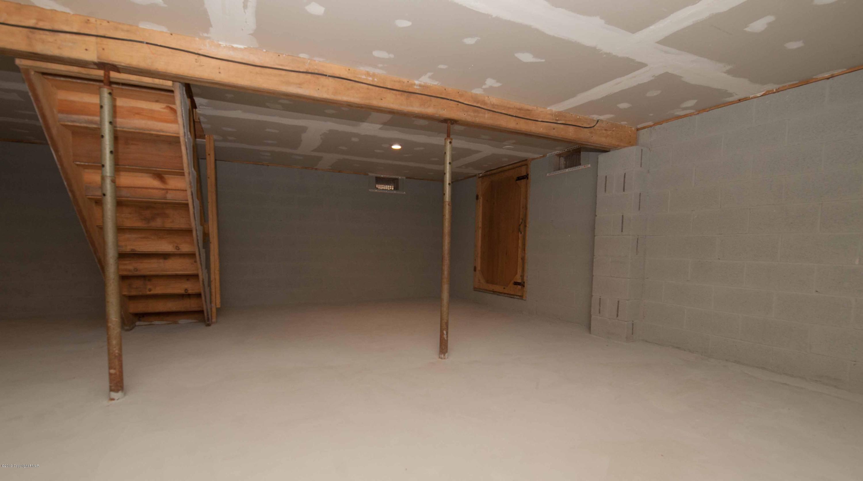 6060 Decker Road Bushkill, PA 18324 - Photo 20 of 25 6060 Decker Rd-24
