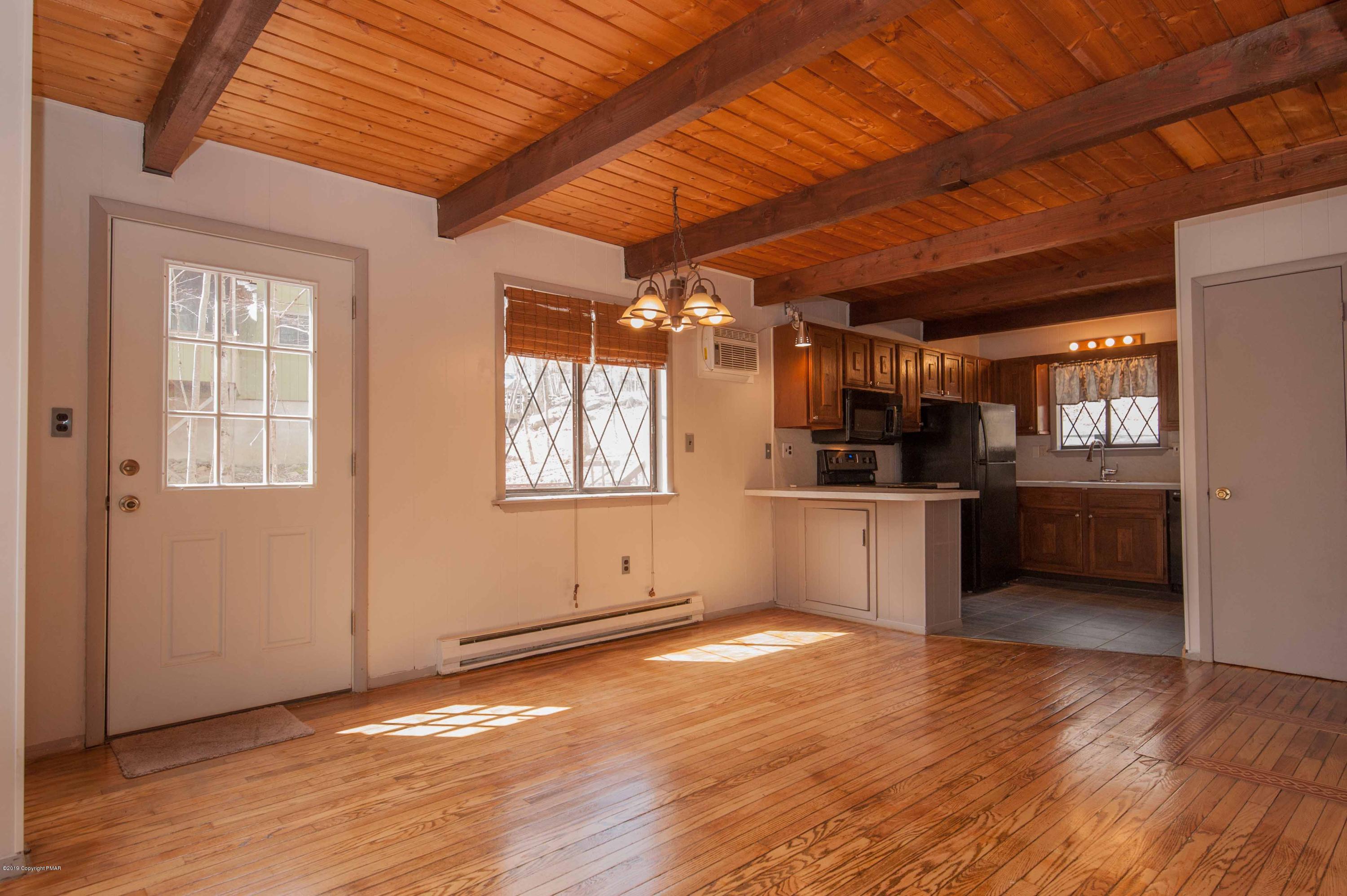 6060 Decker Road Bushkill, PA 18324 - Photo 4 of 25 6060 Decker Rd-9