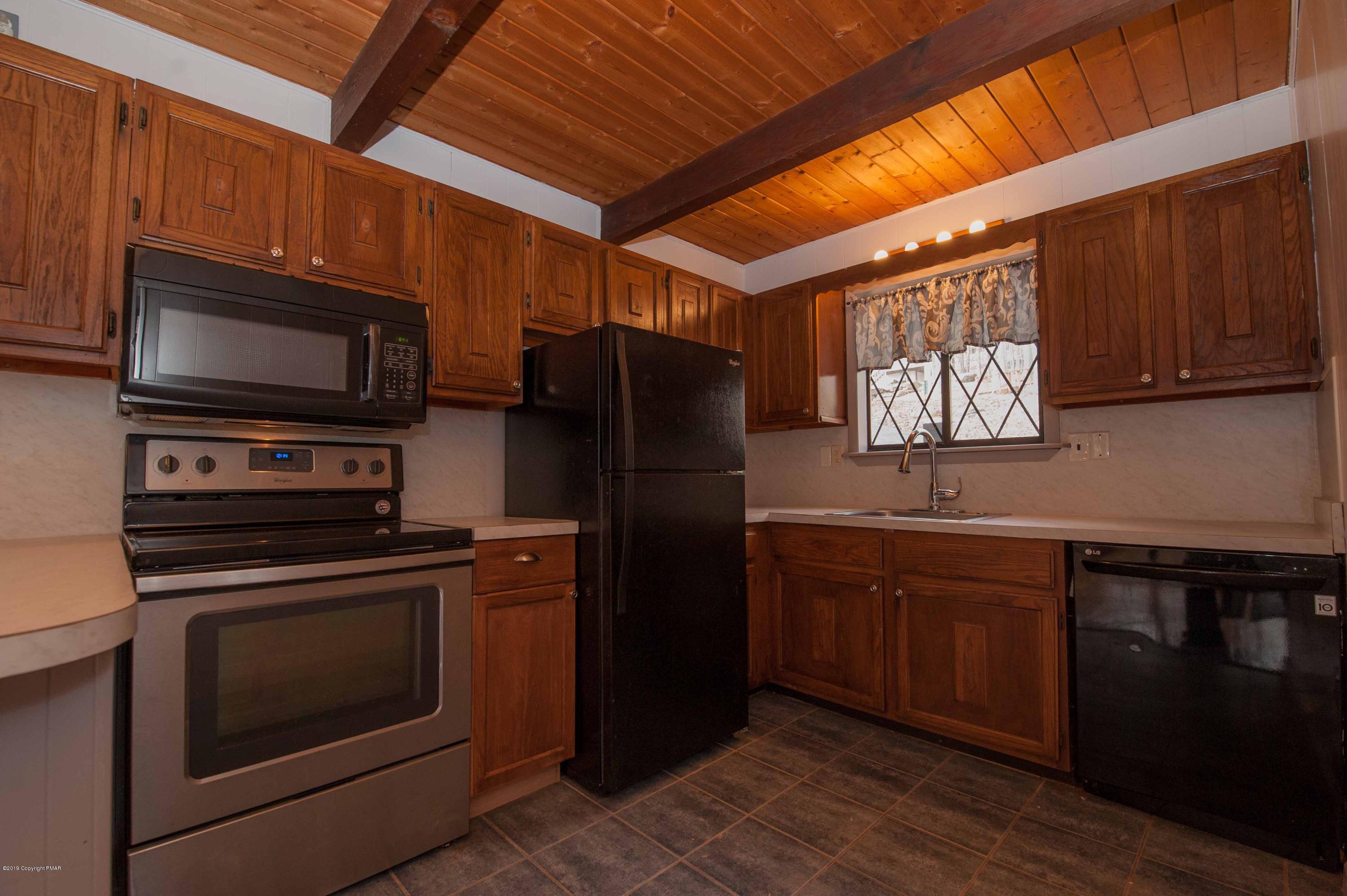 6060 Decker Road Bushkill, PA 18324 - Photo 6 of 25 6060 Decker Rd-7