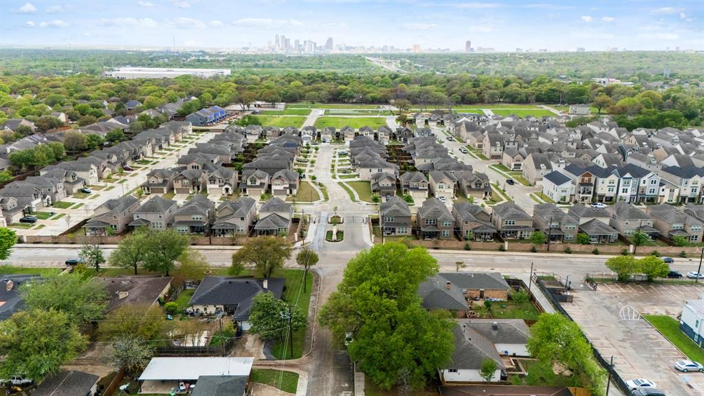 7521 Laburnam Road Dallas, TX 75228 - Photo 2 of 20