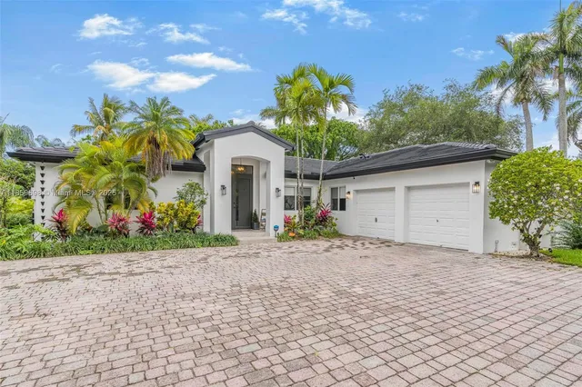 $1,685,000 | 7560 Southwest 144th Street, Palmetto Bay, FL 33158