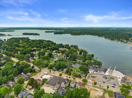 $699,900 | 102 Woodland Lane, Oconomowoc, WI 53066