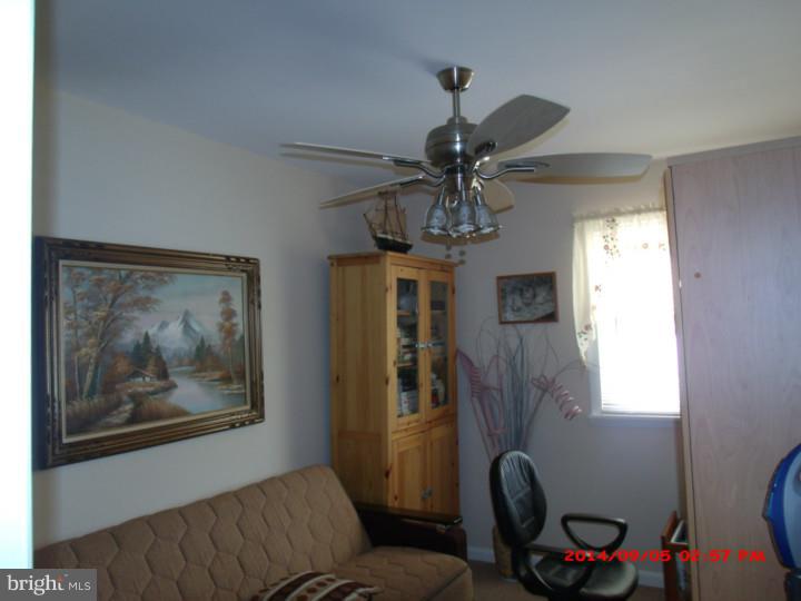8918 Calvert Street Philadelphia, PA 19152 - Photo 3 of 24 Gallery Image 3