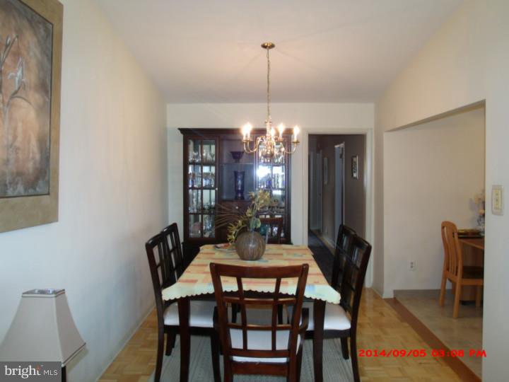 8918 Calvert Street Philadelphia, PA 19152 - Photo 5 of 24 Gallery Image 5