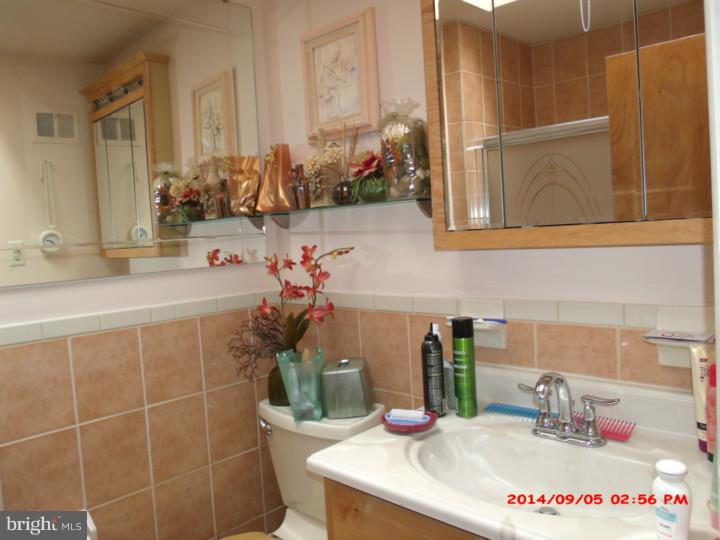 8918 Calvert Street Philadelphia, PA 19152 - Photo 7 of 24 Gallery Image 7