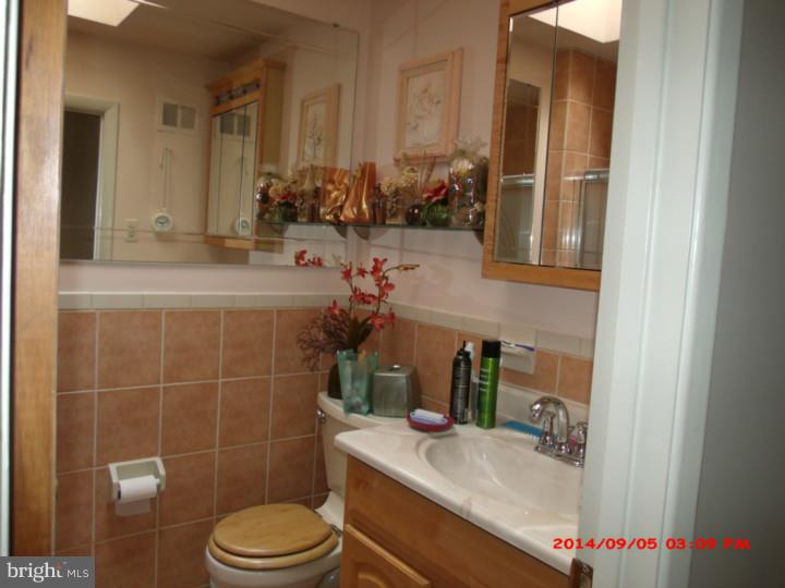 8918 Calvert Street Philadelphia, PA 19152 - Photo 8 of 24 Gallery Image 8