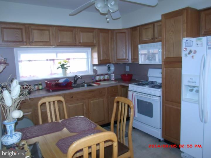 8918 Calvert Street Philadelphia, PA 19152 - Photo 10 of 24 Gallery Image 10